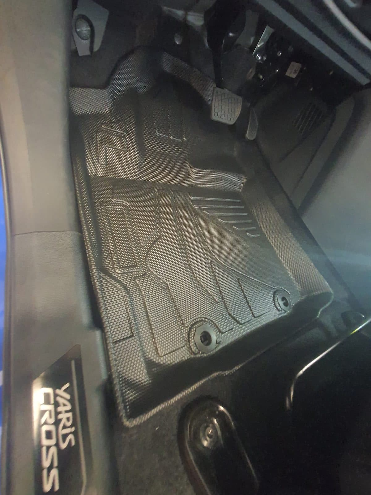 Tapete 3D Toyota Yaris Cross — foto 4